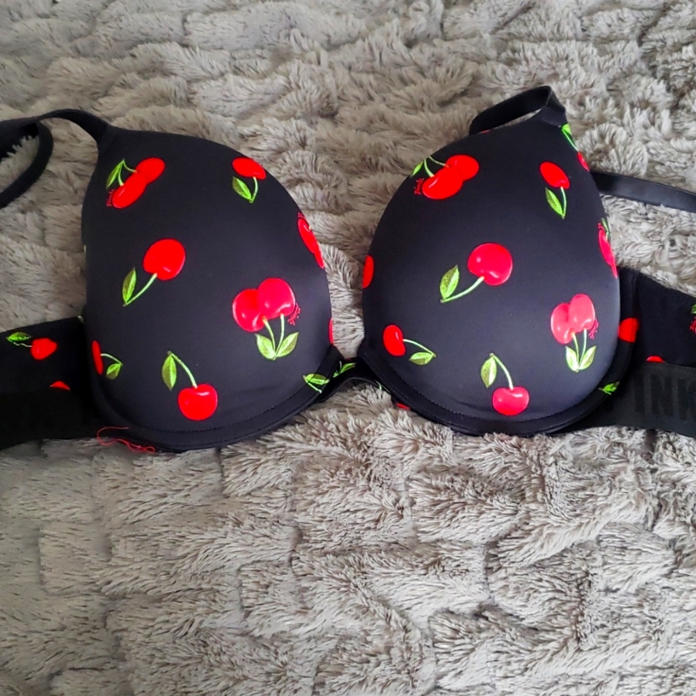 Like New VS Bra 32DD